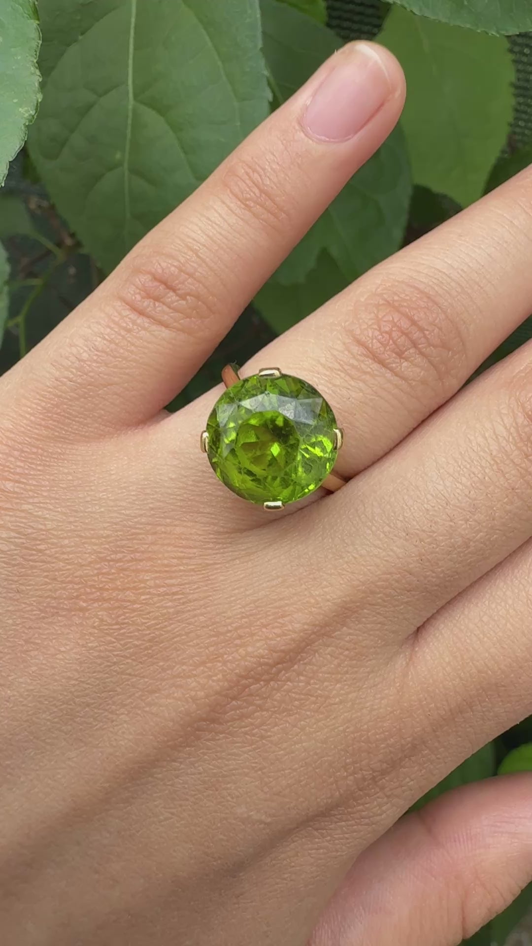 Rare Tiffany & Co 18K Peridot Ring Size 5 IGI Certified