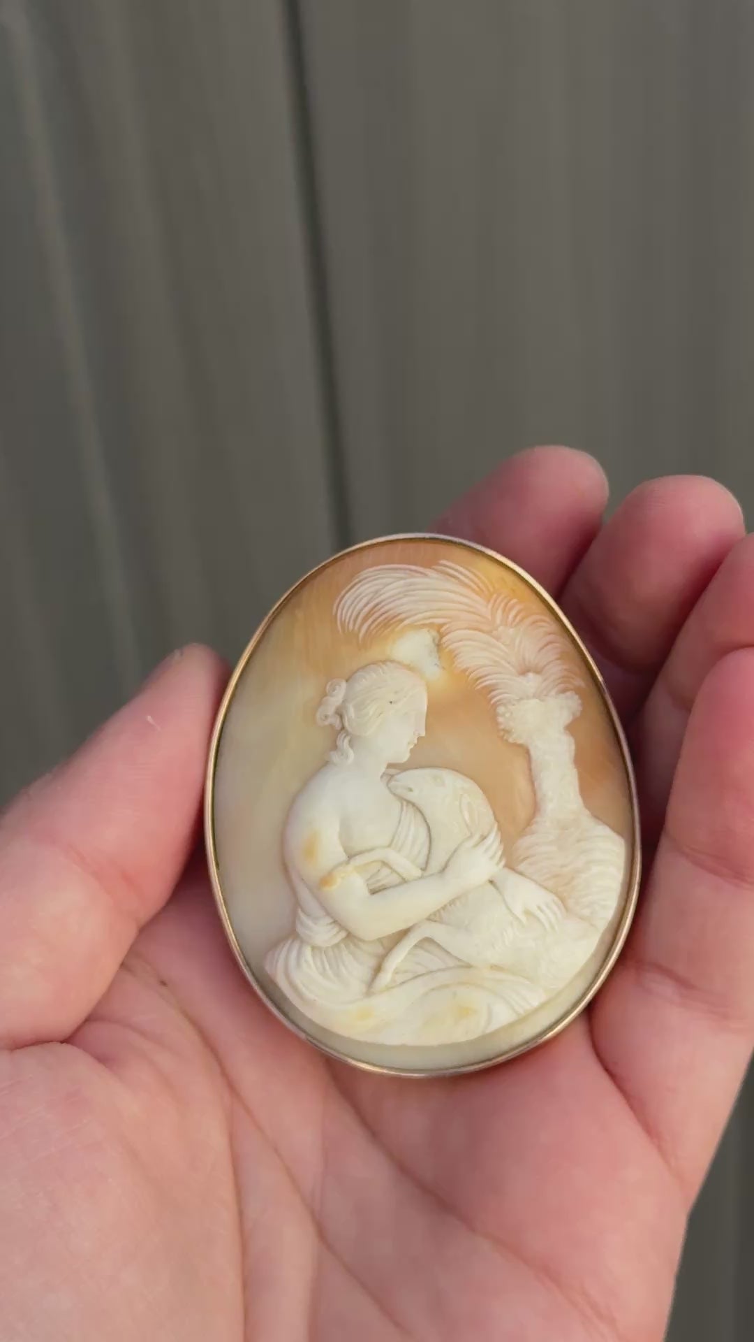Exceptional Quality 14K Yellow Gold Cameo Brooch With Superb Carving