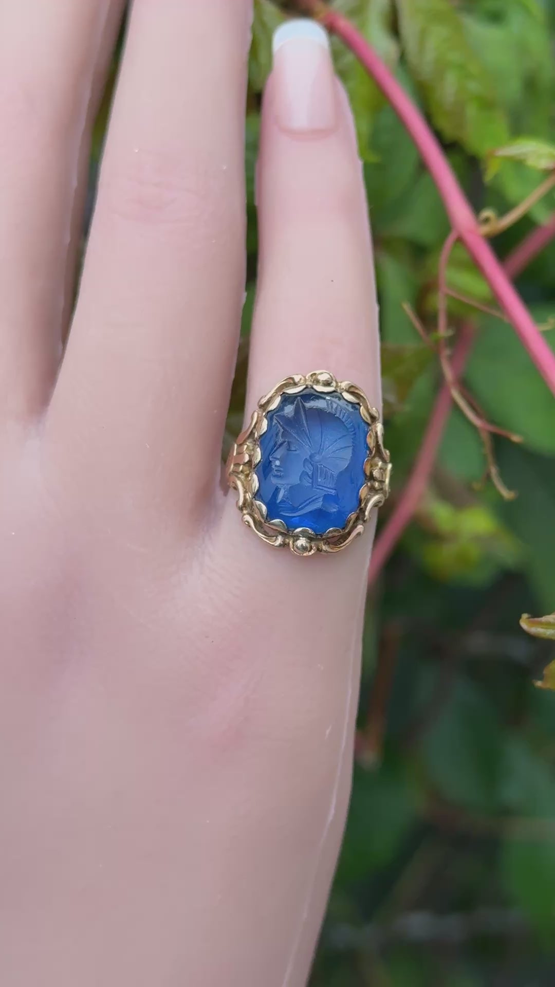 IGI Certified 10K Yellow Gold Carved Spinel Soldier Intaglio Ring Size 5