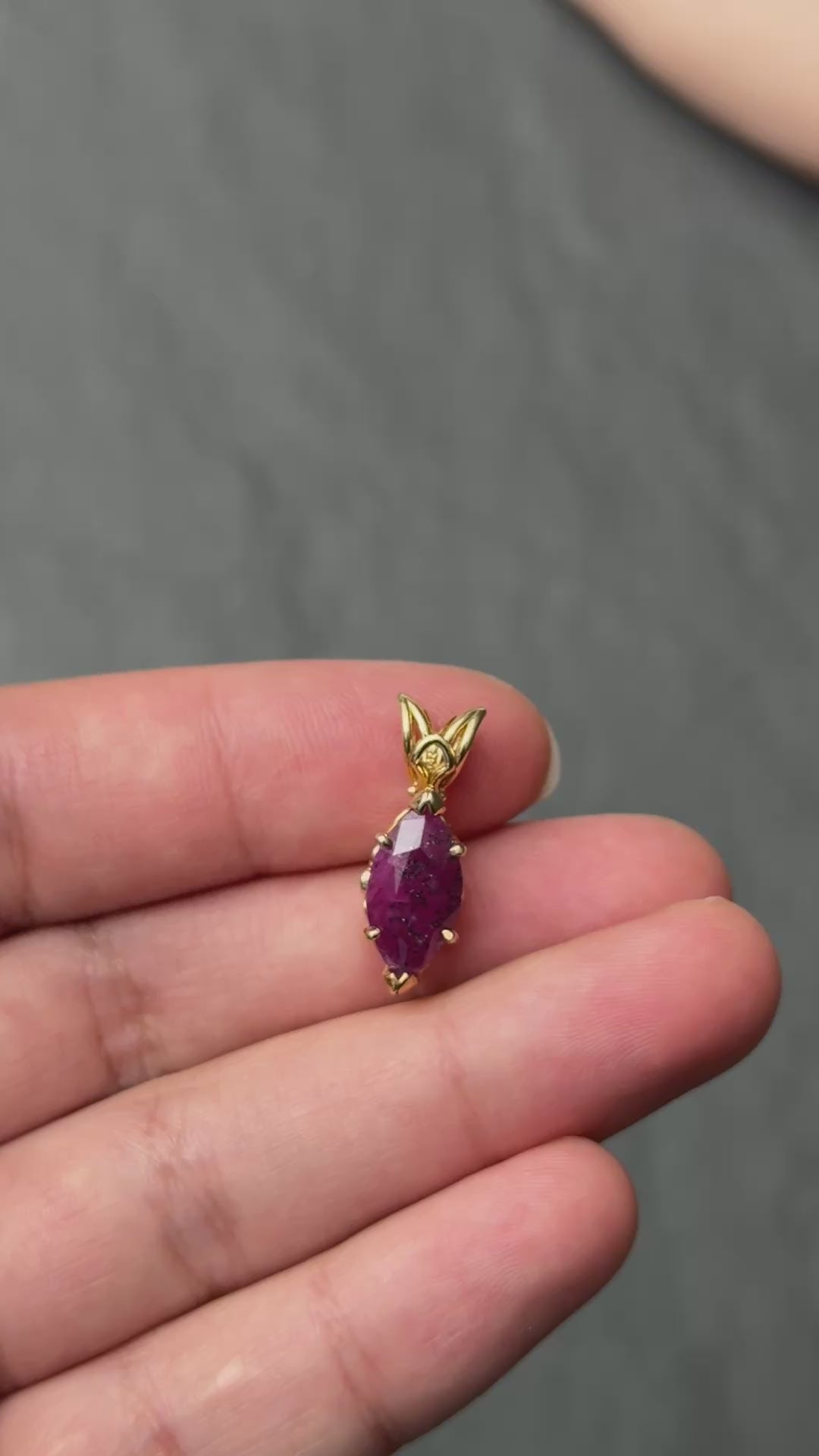 IGI Certified 14K Yellow Gold Pendant 4.50ct Natural Marquise-Cut Ruby