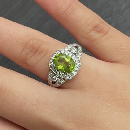 14K White Gold Peridot & Diamond Ring – Size 5.5 3.79 Grams