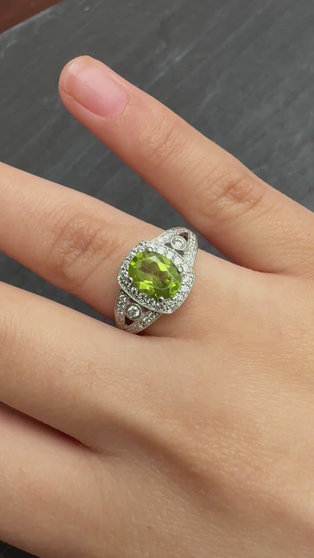 14K White Gold Peridot & Diamond Ring – Size 5.5 3.79 Grams