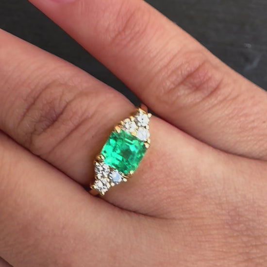 IGI Certified 18K Yellow Gold Emerald & Diamond Ring – 1.05ct Emerald, Size 5.75