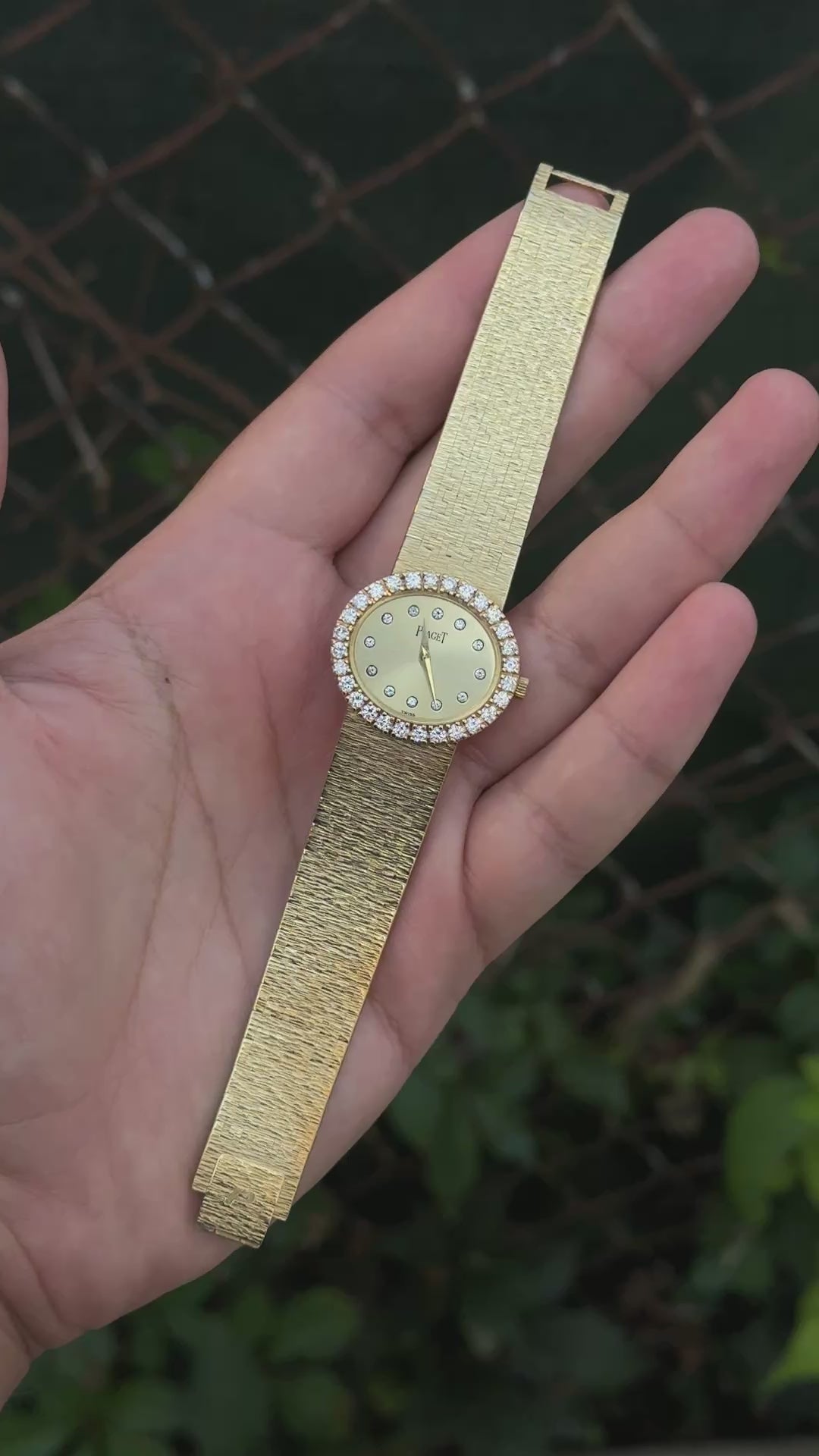 Piaget 18K Yellow Gold Factory Diamond Bezel & Dial Oval Vintage Watch 65.55 Gr.