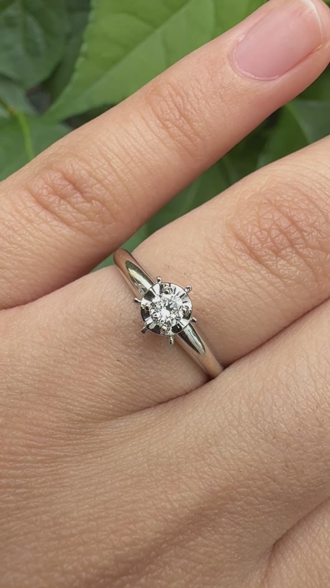 IGI Certified 14K White Gold Solitaire Diamond Ring Round Brillant Diamond
