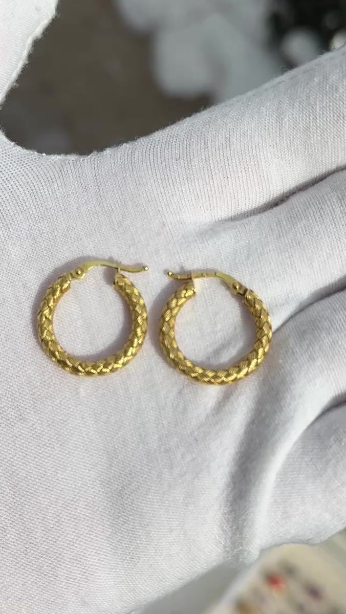 Roberto Coin Braided Hoop Earrings | Yellow Gold Woven Design | 4.16 Grams |
