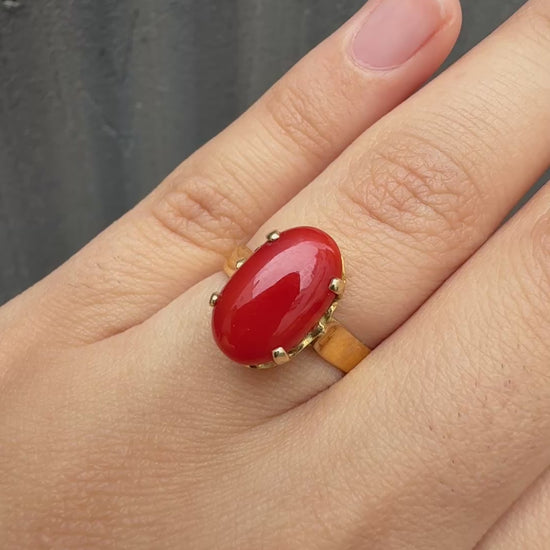 22K Yellow Gold Ring w/ 2.58ct Natural Coral – Oval Cabochon, Size 6.75