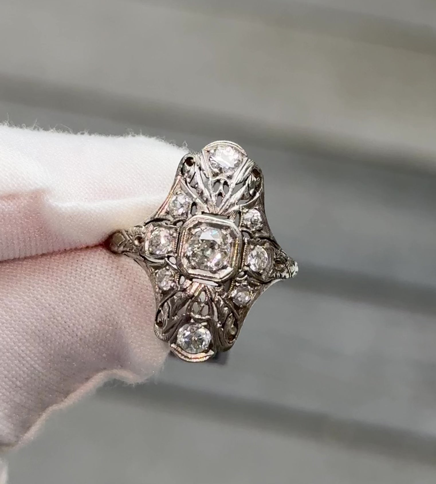 IGI Certified Art Deco 18K White Gold & Platinum Diamond Ring 0.90 CTW Size 7.25