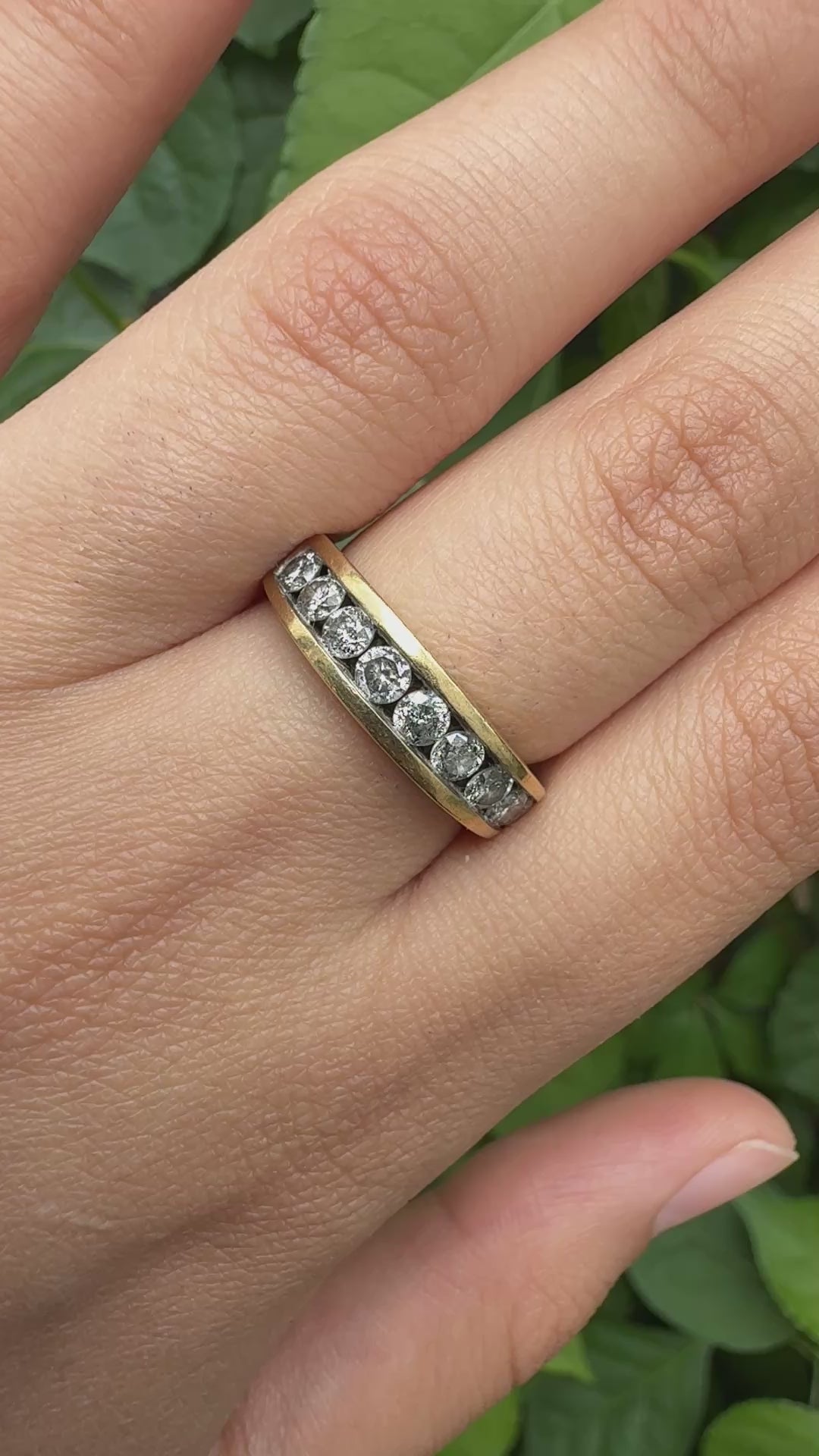 Fabulous 14K Yellow Gold Band With Natural Diamonds .90 Carats IGI Certified