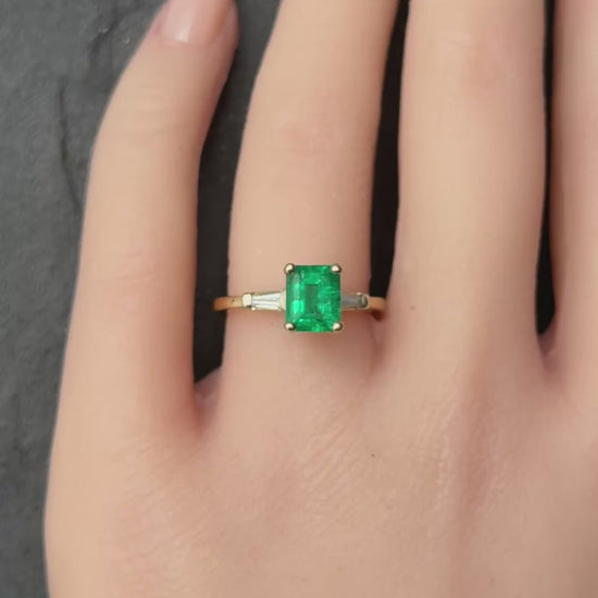 Gorgeous Deep Green Emerald & Diamond Ring IGI Certified Ring Size 6.25