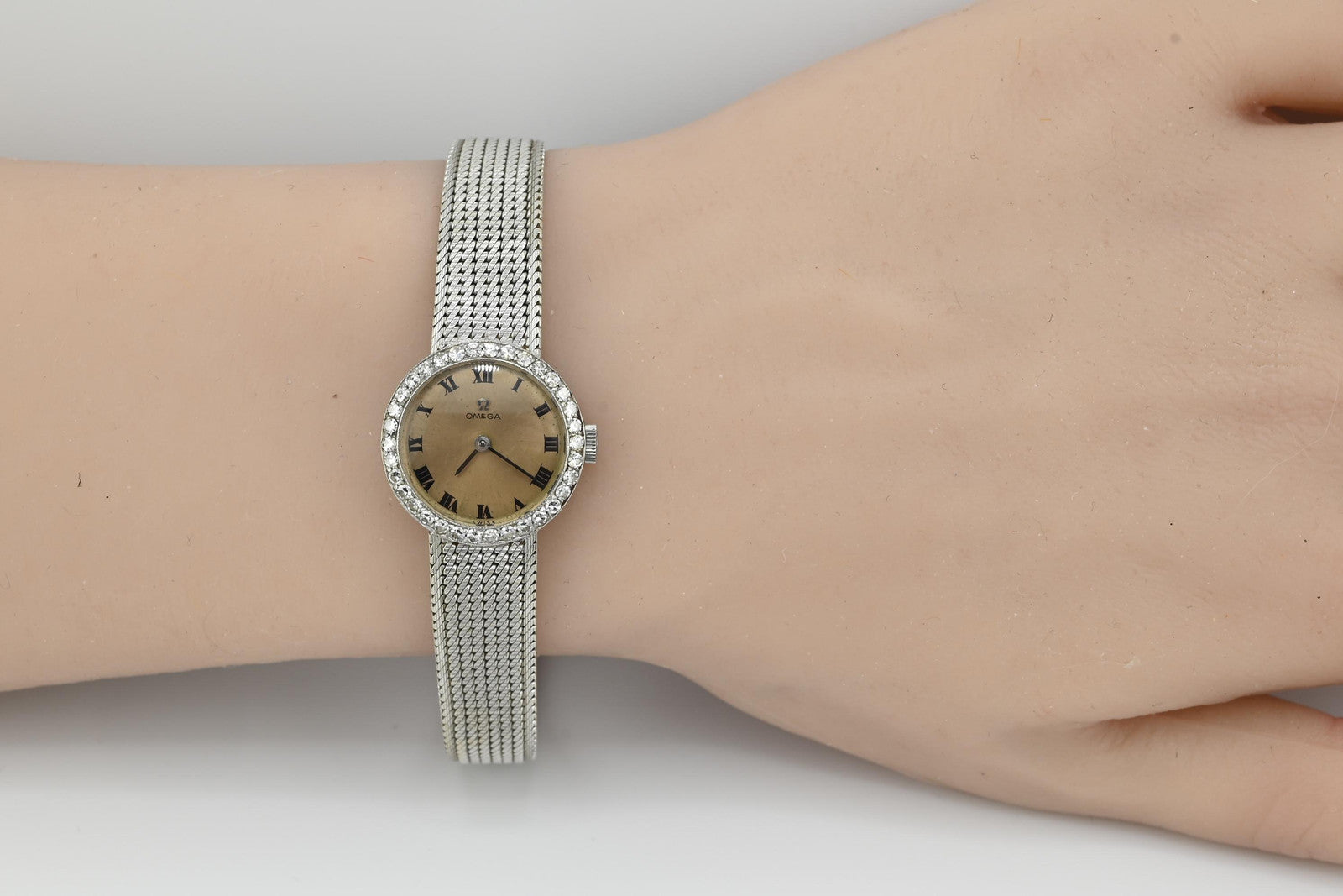 Vintage Omega 18K White Gold Ladies Diamond Dress Watch